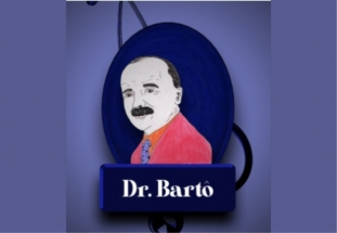 imagem de um senhor de bigode com uma placa Dr. Bartô